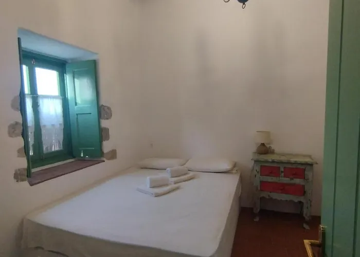 Malvasia House Villa *